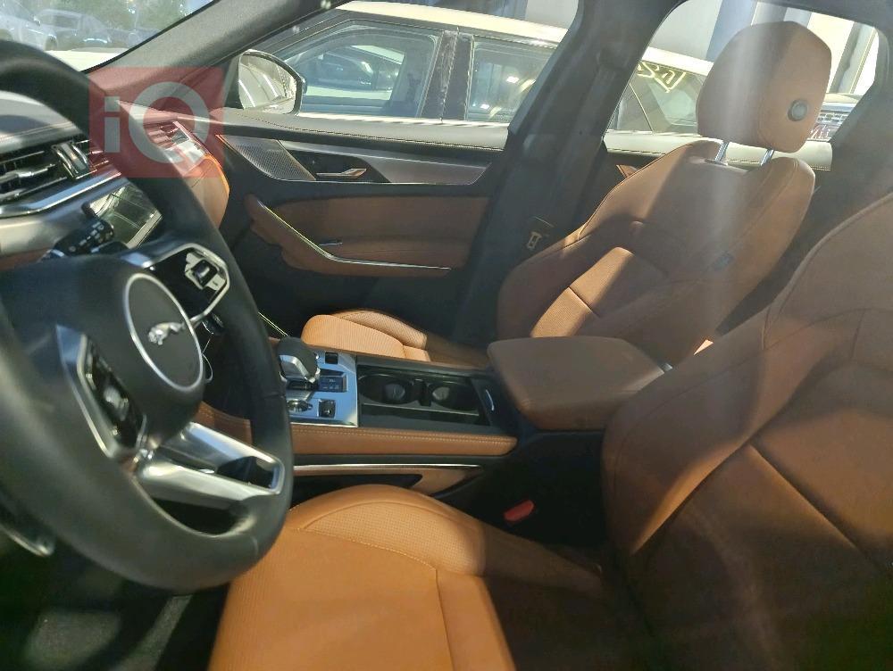 جاگوار F-Pace